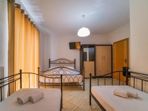 Vironas Hotel Himare Ngoại thất bức ảnh