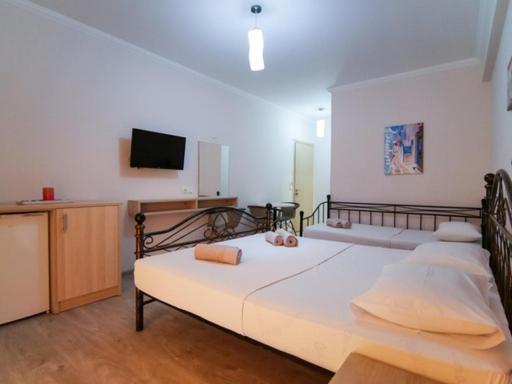 Vironas Hotel Himare Ngoại thất bức ảnh