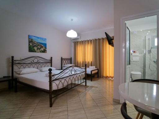 Vironas Hotel Himare Ngoại thất bức ảnh