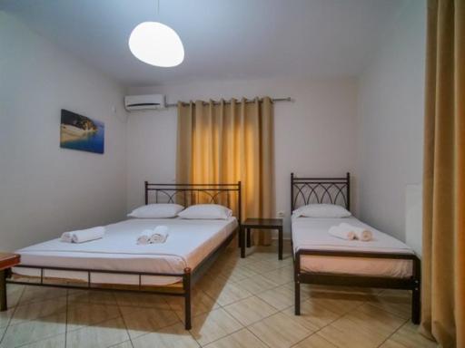 Vironas Hotel Himare Ngoại thất bức ảnh
